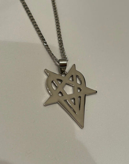 Destroy Lonely Hearth Necklace